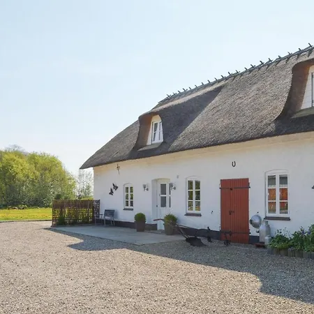 Holiday I Feriehus Logumkloster